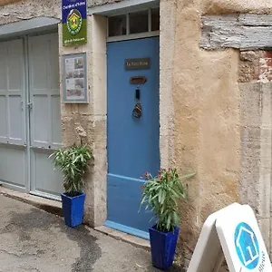 La Porte Bleue Bed and breakfast